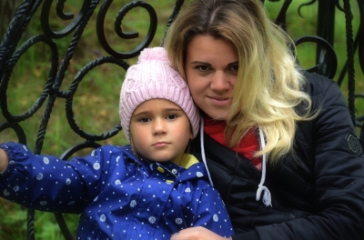 Валиева Настенька со своей мамой Олей на съёмках фильма Павла Палехина "Покоряя мечты". 2017 год.