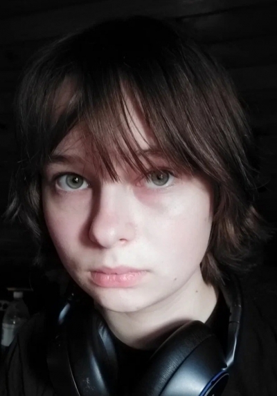 17 лет. Рост 156см. Р ноги 36 